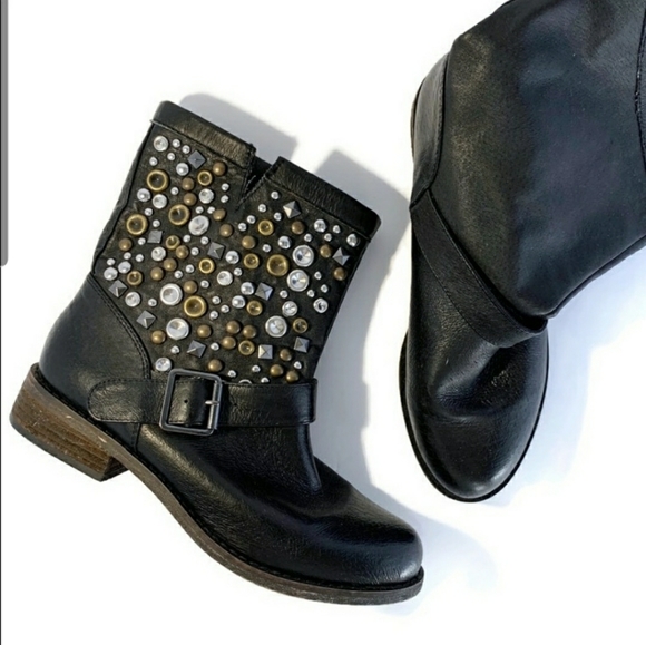 Steve Madden Shoes - Steve Madden embellished leather boots size 7.5